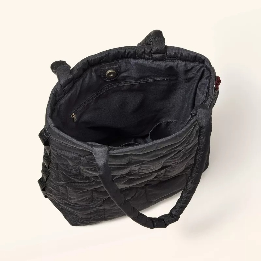 New! Woolrich x Target Quilted Sheep Tote Bag Black Purse / Handbag w/ Charm NWT - Picture 2 of 7